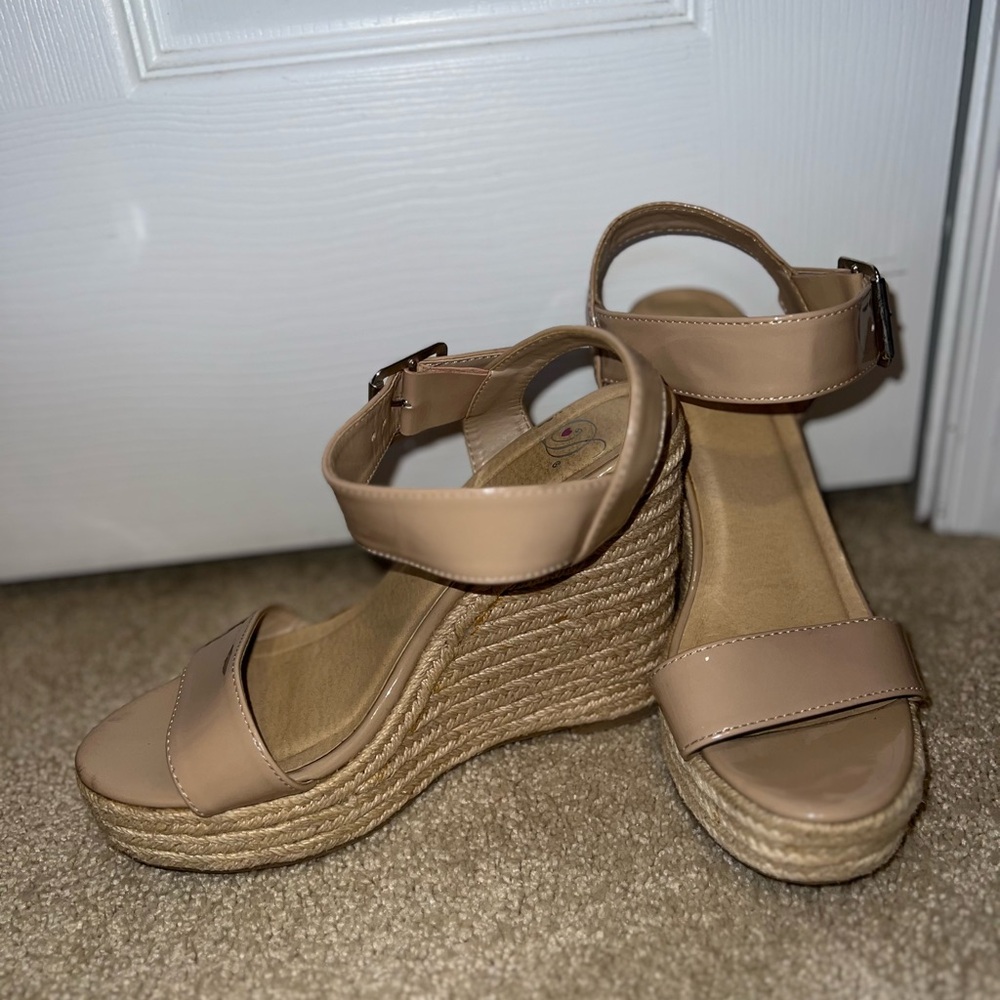 Women's Tan Wedge Sandals
